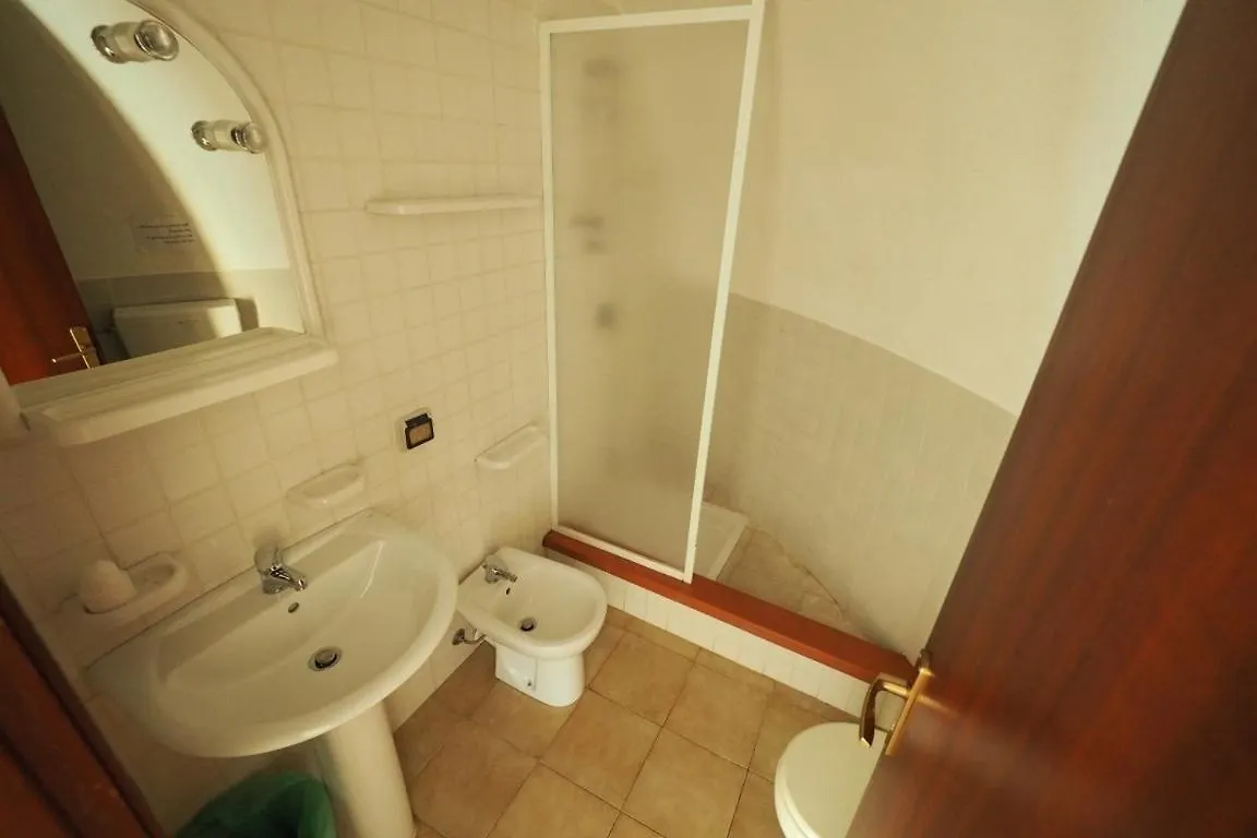 Camping & Village Rais Gerbi 波利纳 假日公园