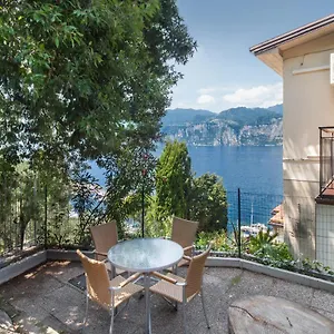  Apartment Windows On The Italien
